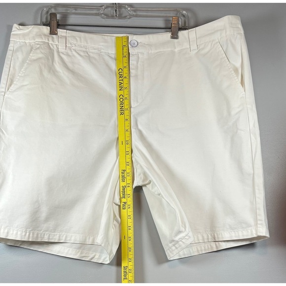 GAP Women's ESSENTIAL BOYFRIEND ROLL-UP BERMUDA, OPTIC WHITE, Size 20 - Picture 4 of 6